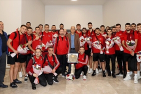 FIVB-Challenger-Kupasi-sampiyonu-A-Milli-Erkek-Voleybol-Takimi-yurda.jpg