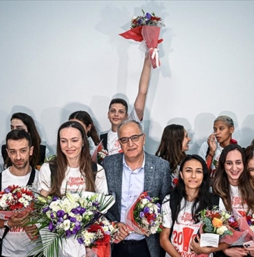 FIVB-Milletler-Ligi039nde-sampiyon-olan-Filenin-Sultanlari-Istanbul039a-dondu.jpg