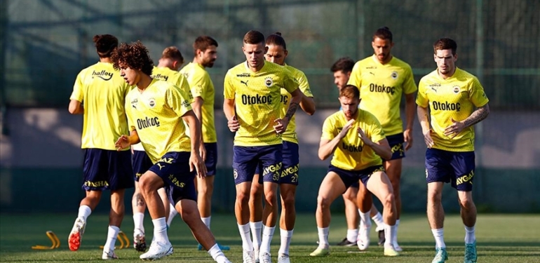 Fenerbahce-sezonun-ilk-resmi-macinda-Zimbru039yu-agirlayacak.jpg