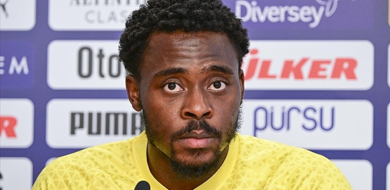 Fenerbahceli-Osayi-Samuel-Fenerbahce039de-en-iyi-donemini-Ismail-Kartal039la-gecirdigini-soyledi.jpg