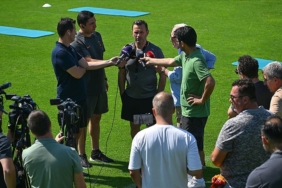 Galatasaray-Teknik-Direktoru-Buruk-Icardi039nin-durumu-onumuzdeki-hafta-daha-net.jpg