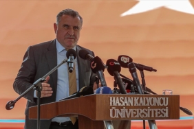 Genclik-ve-Spor-Bakani-Bak-Turkiye-Yuzyili-kabinesinde-genclerimize-hizmet.jpg