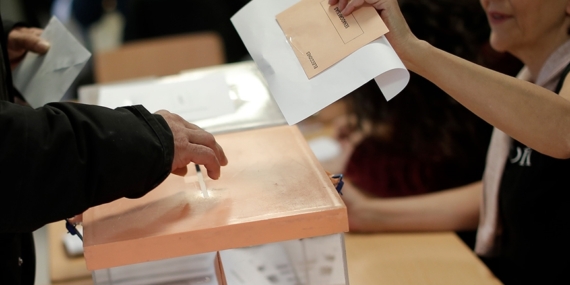 İspanya'da düzenlenen genel seçimlerde oy kullanma işlemi başladı