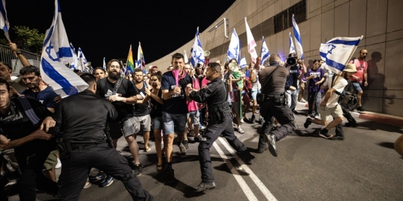 İsrail polisi Netanyahu hükümeti karşıtı protestolara müdahale etti
