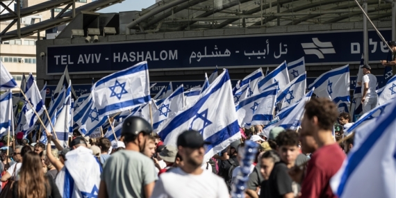 İsrail'de Netanyahu hükümeti karşıtı protestocular mücadeleye devam edeceklerini söylüyor
