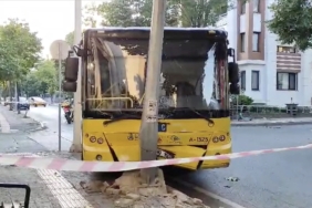 Istanbul039da-IETT-otobuslerinin-karistigi-iki-kaza-meydana-geldi.jpg