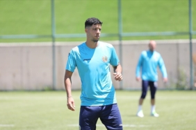 Joao-Novais-yeniden-Alanyaspor039da-oldugu-icin-mutlu.jpg