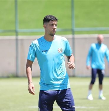 Joao-Novais-yeniden-Alanyaspor039da-oldugu-icin-mutlu.jpg