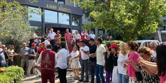 Kadıköy Belediyesinde işçiler ücretlerinin artırılması için eylem yaptı