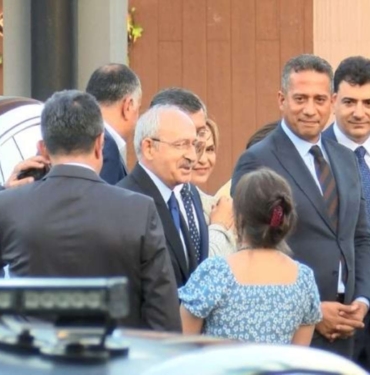 Kilicdaroglu-vekillerle-Ankara039da-bir-araya-geldi-Ozgur-Ozel-ayrintisi-dikkat.jpg