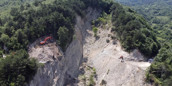 Küre Dağları'nda 500 metre kayan yol yeniden inşa ediliyor