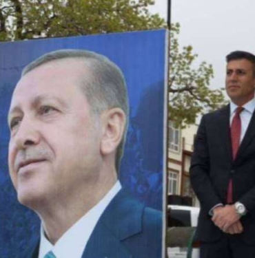 Kursude-kalp-krizi-geciren-AKPli-Hinis-Belediye-Baskani-entube-edildi.jpg
