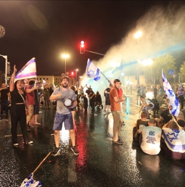 Netanyahu-tartismali-yargi-duzenlemesinin-quotkucuk-bir-duzeltmequot-oldugunu-savundu.jpg