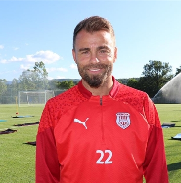 Pendikspor039un-tecrubeli-kaptani-Erdem-Ozgenc-kariyerini-Super-Lig039de-tamamlamak-istiyor.jpg