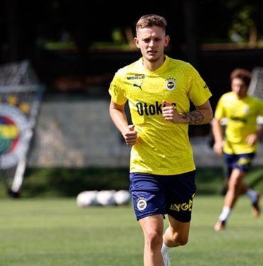 Polonyali-futbolcu-Sebastian-Szymanski-Fenerbahce039ye-transfer-oldugu-icin-mutlu.jpg
