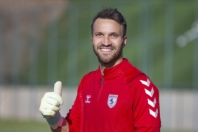 Samsunspor039un-file-bekcisi-Okan-Kocuk-yeni-takiminin-kalesini-korumak-icin.jpg