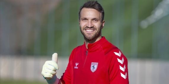Samsunspor'un file bekçisi Okan Kocuk, yeni takımının kalesini korumak için sabırsızlanıyor