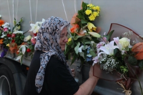 Srebrenitsa-soykiriminin-yil-donumunde-defnedilecek-cenazeler-Saraybosna039dan-dualarla-ugurlandi.jpg