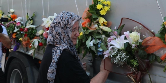 Srebrenitsa soykırımının yıl dönümünde defnedilecek cenazeler Saraybosna'dan dualarla uğurlandı