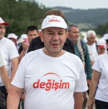 Tanju-Ozcan039dan-039istifa039-karari-Vazgecti.jpg