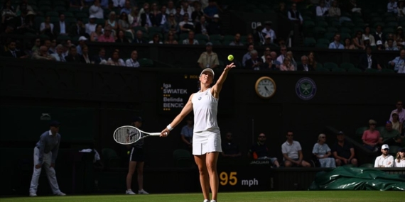 Wimbledon'da Iga Swiatek son 8'e kaldı