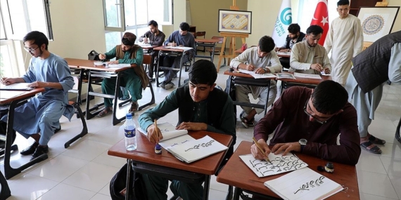 Yunus Emre Enstitüsü, Afganistan'da kaybolmaya yüz tutan sülüs hat sanatını canlandırıyor