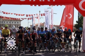 100-Yil-Cumhuriyet-Bisiklet-Turu-Sivas039ta-basladi.jpg