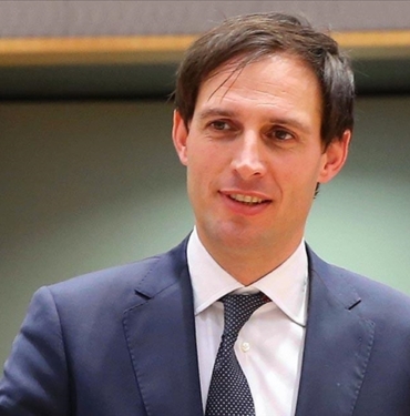 AB-yonetiminde-Timmermans039tan-bosalan-koltuga-Hoekstra-geliyor.jpg