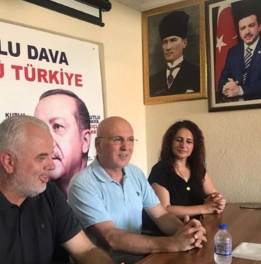 AKP-Ayvalik-Ilce-Baskani-Ali-Gur-istifa-etti-Gonul-birligiyle.jpg