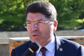 Adalet-Bakani-Yilmaz-Tunc-FETO039den-incelenen-Seckin-Yilmaz039i-ozel-kalem.jpg