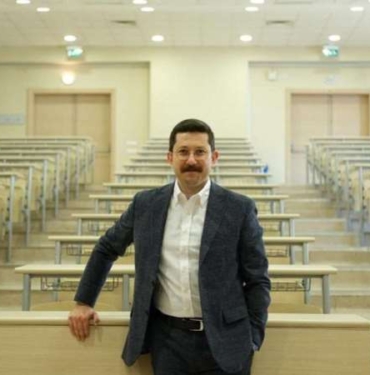 Akademisyen-Eken-CHP-Cankaya-Ilce-Baskanligina-aday.jpeg