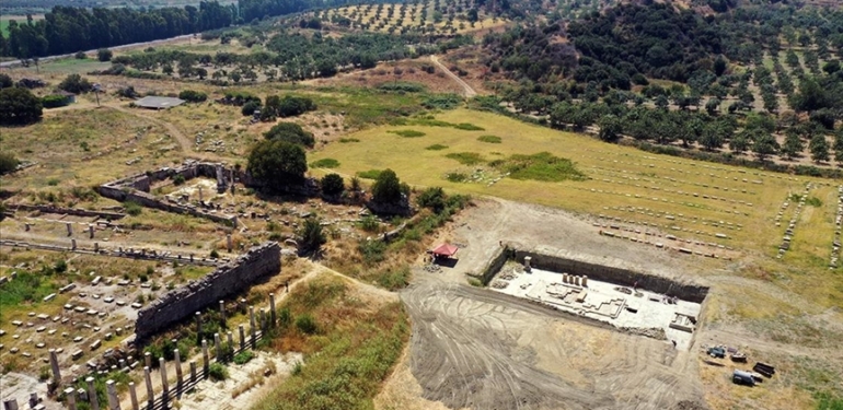Aydin039daki-Zeus-Tapinagi039nda-quotsunakquot-kesfedildi.jpg