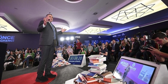 Bakan Osman Aşkın Bak, Tercih Destek 2023 Programı'nda gençlerle buluştu