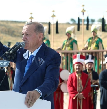 Cumhurbaskani-Erdogan-Ecdadin-zaferlerini-seref-madalyasi-olarak-gogsumuzde-iftiharla-tasiyoruz.jpg