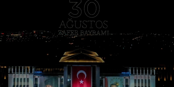 Cumhurbaşkanlığı İletişim Başkanı Altun'dan 1200 dronla gerçekleştirilen ışık gösterisine ilişkin paylaşım