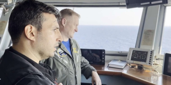 Damat Selçuk Bayraktar 'davet' üzerine USS Gerald R. Ford uçak gemisinde