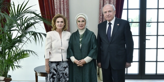 Emine Erdoğan, eylülde görev süreleri dolacak büyükelçiler ve eşleriyle bir araya geldi