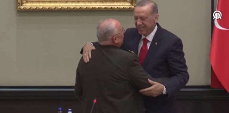 Erdogan039in-karsisinda-gozyaslarini-tutamadi-‘Bir-subayin-gelebilecegi-en-ust-seviyeye.jpg