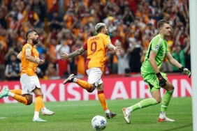 Galatasaray-konuk-ettigi-Molde-karsisinda-ilk-yariyi-onde-tamamladi.jpg