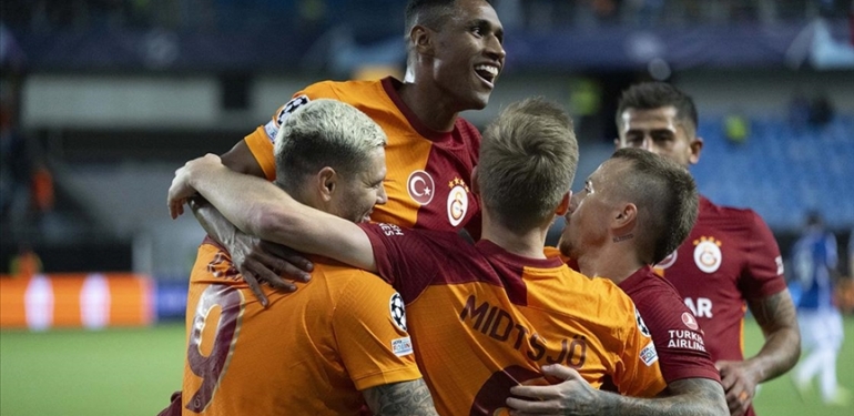 Galatasaray-quotDevler-Ligiquot-icin-sahaya-cikiyor.jpg