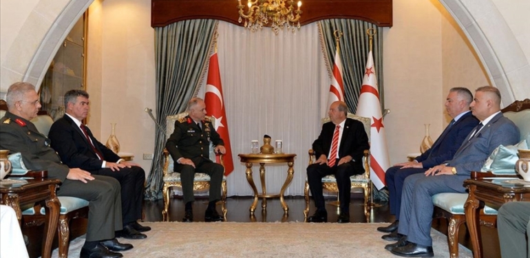 Genelkurmay-Baskani-Orgeneral-Gurak039tan-KKTC-Cumhurbaskani-Tatar-ve-Cumhuriyet-Meclisi.jpg