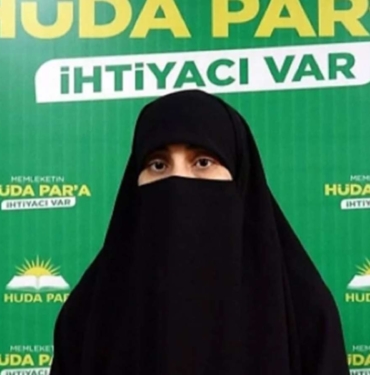 Gozleri-cocuklarin-kiyafetlerinde-HUDA-PAR039dan-firmalara-tesettur-baskisi.jpg