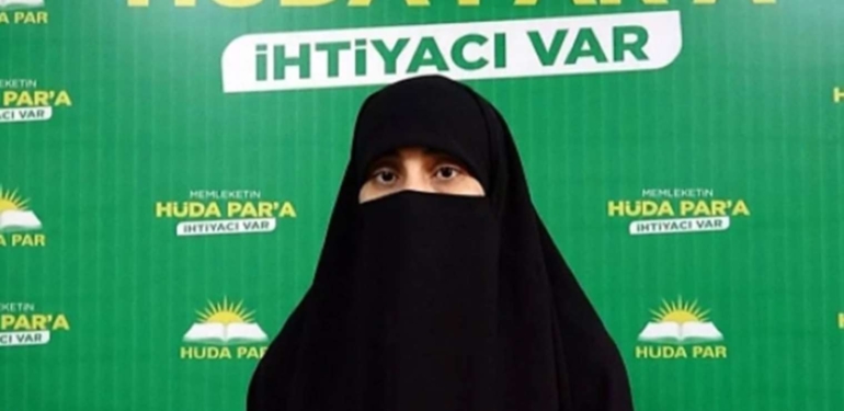 Gozleri-cocuklarin-kiyafetlerinde-HUDA-PAR039dan-firmalara-tesettur-baskisi.jpg