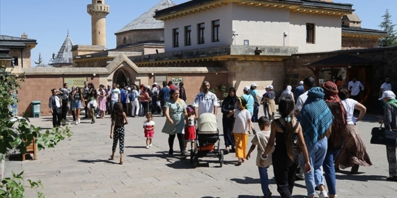 Hacıbektaş'ta kutsal kabul edilen mekanlarda yoğunluk yaşanıyor