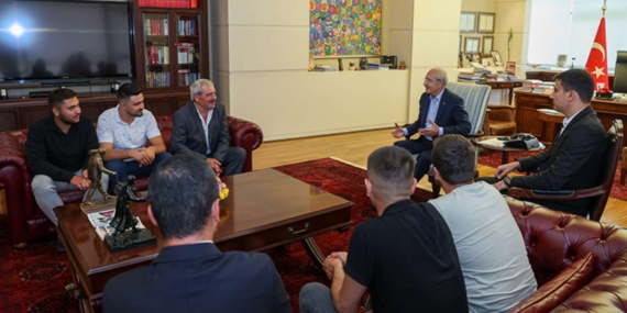 Kılıçdaroğlu, 2016'da IŞİD'in şehit ettiği er Fethi Şahin'in ailesiyle bir araya geldi