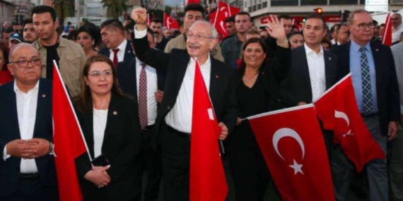 Kılıçdaroğlu, Aydın'da 30 Ağustos kortejinde
