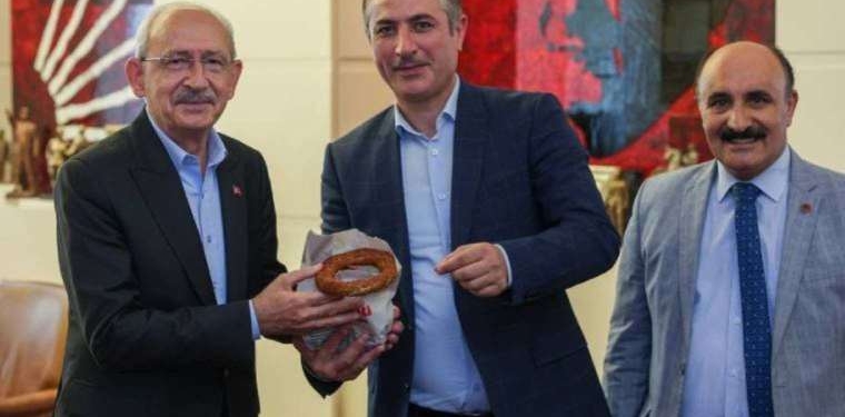 Kilicdaroglu-esnaf-odalarinin-temsilcileriyle-gorustu.jpg