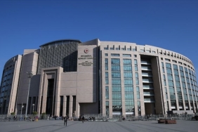 Marmaray039da-yolcunun-basortusunu-acmaya-calisan-kisiye-iliskin-sorusturma.jpg