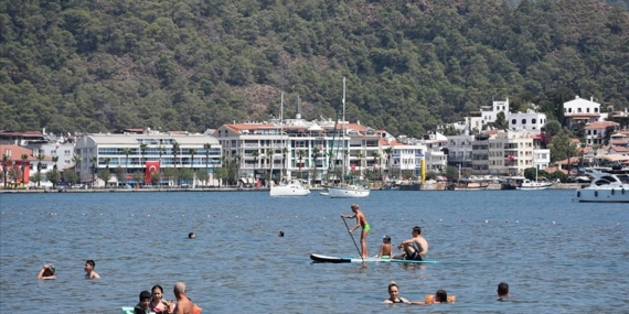 Muğla sahillerinde tatilci yoğunluğu yaşanıyor