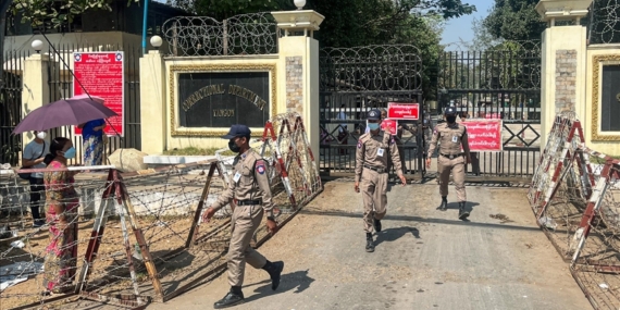 Myanmar'daki askeri yönetim ülkedeki protestoları bitirmek için kadın ve çocukları tutukluyor
